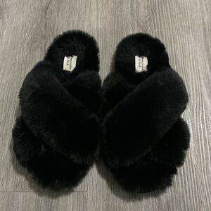 Abercrombie & Fitch slippers Sz M/L‎ NWOT
